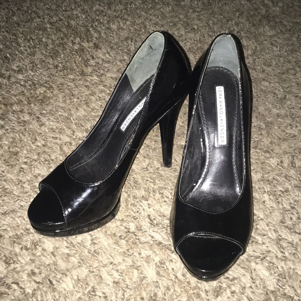 2 for $12 Black Vera Wang heels🖤